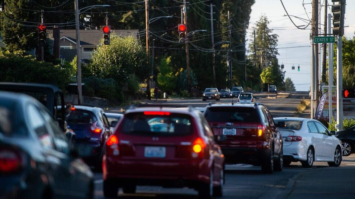 Can I run a red light that won’t turn green in Washington? What state law says