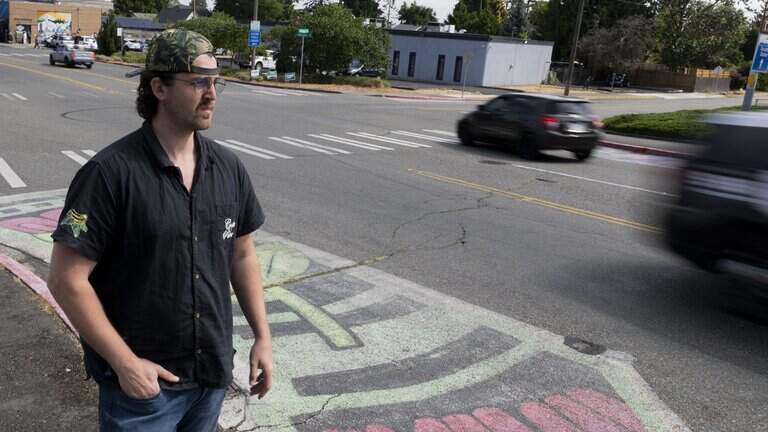 Crashes keep happening at this Tacoma intersection. Neighbors want it fixed