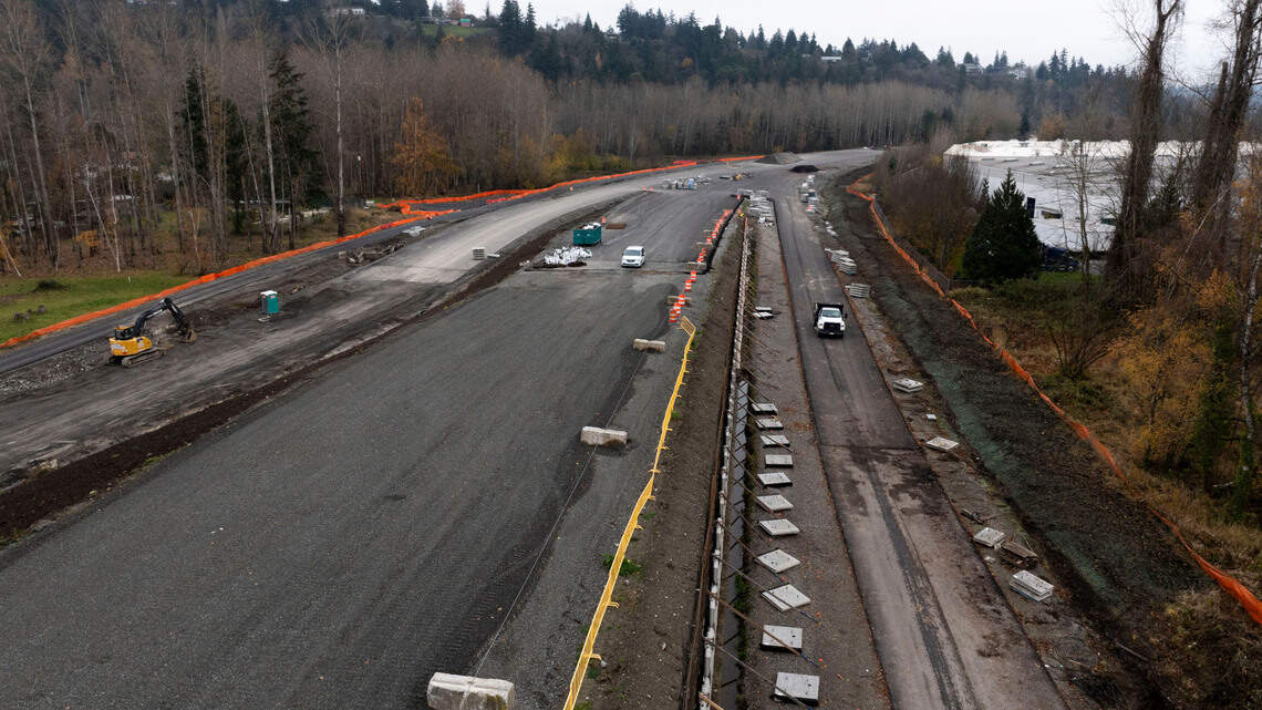 Drivers on this Tacoma highway will be shifting for a few months as state builds overpass