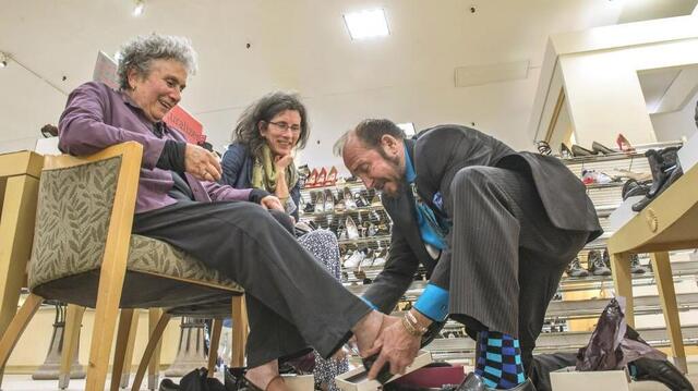 Tacoma Mall Macy’s bids farewell to 52-year store veteran | Tacoma News ...