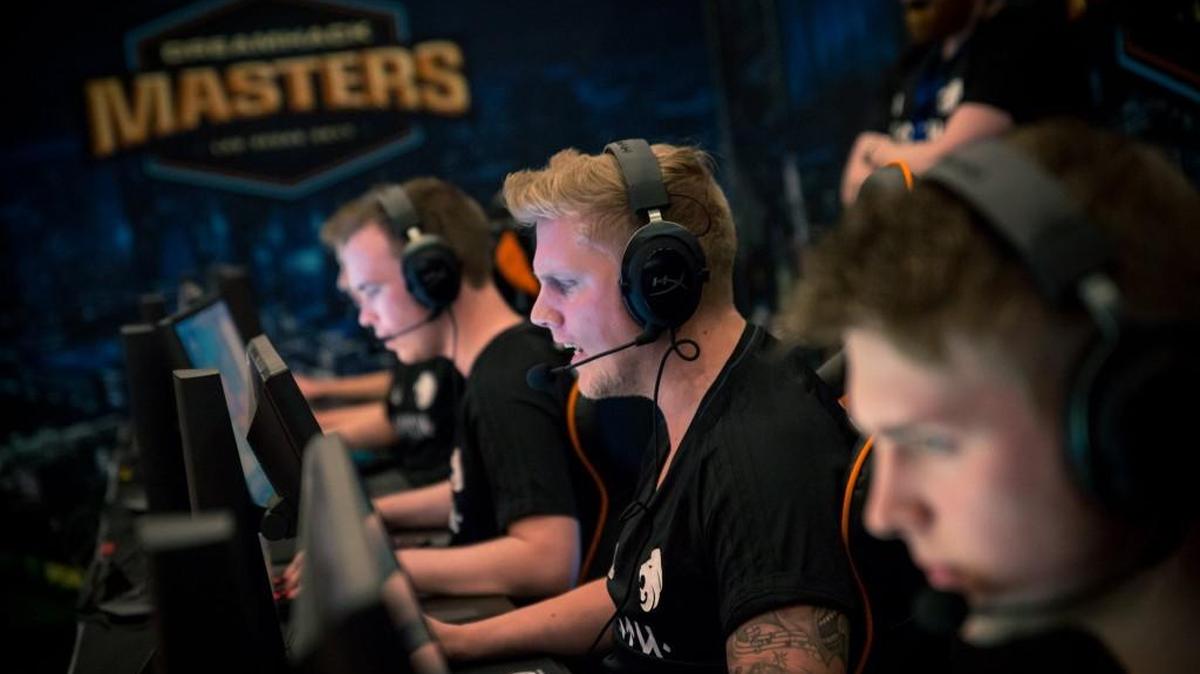 Teams of gamers play “Counter-Strike” in Las Vegas last weekend for a shot at a $450,000 prize pool. Swedish company DreamHack, which hosts the tournaments, has opened an office in Tacoma to expand its presence in North America.