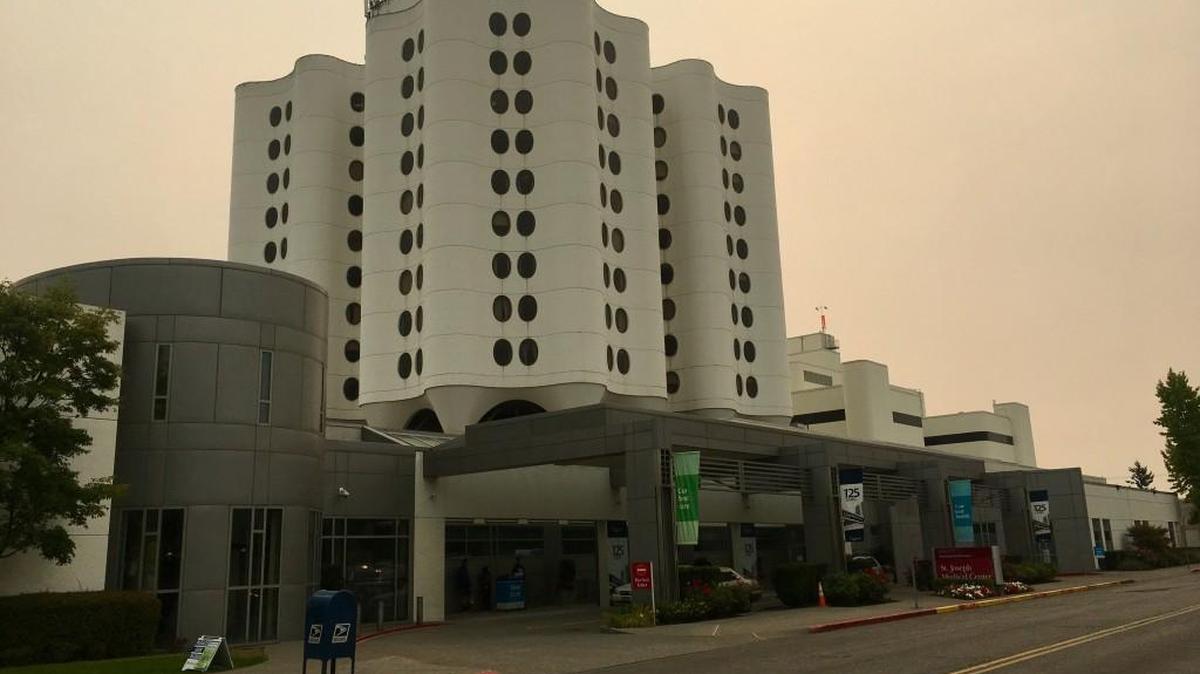 St. Joseph Medical Center scored an A in a nonprofit group’s latest hospital safety grades after being dinged with a D in the spring.