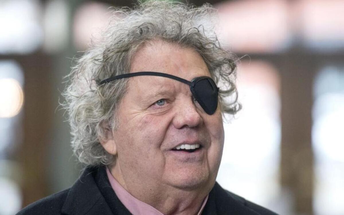 International glass artist Dale Chihuly has been sued for a former contractor who says he was cheated out of credit for his work on Chihuly’s artwork.