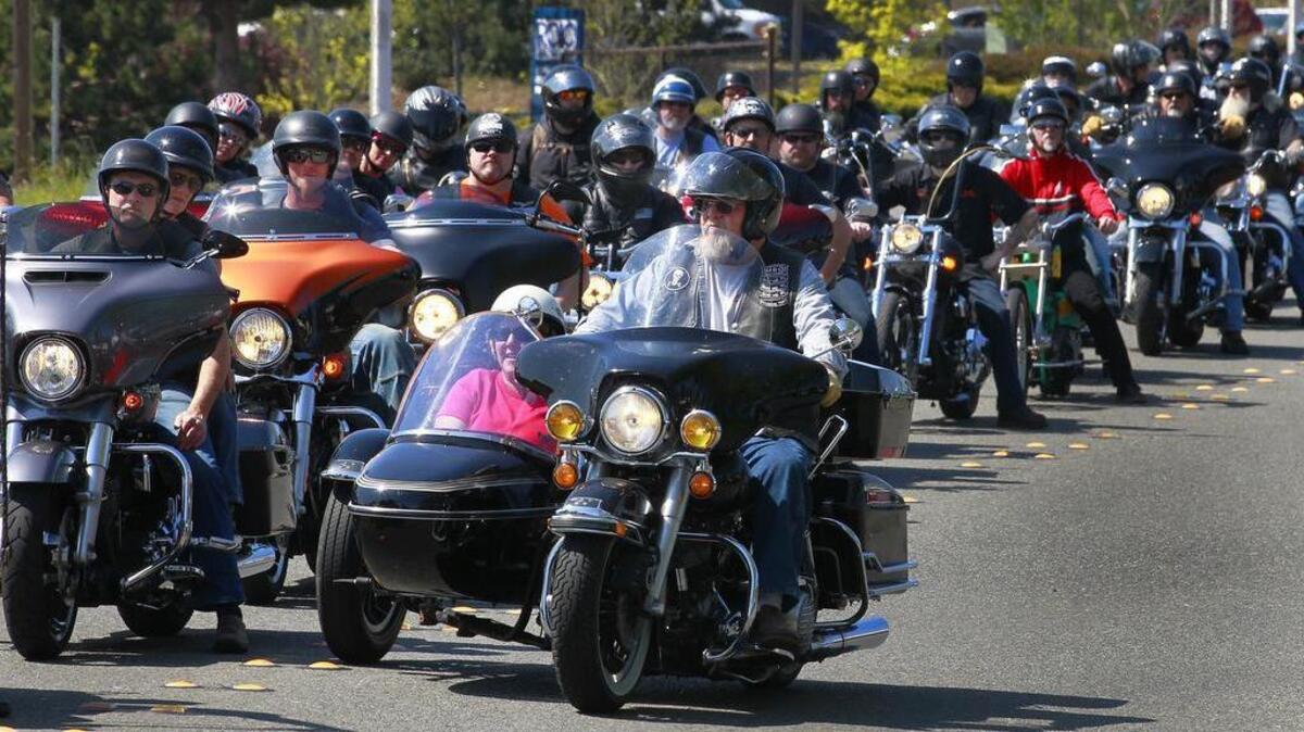 
Is it legal to wear earplugs when riding a motorcycle on a public street or road? Because the law doesn’t say you can’t, then the answer is yes. Whether it’s a good idea is a deeper question.

