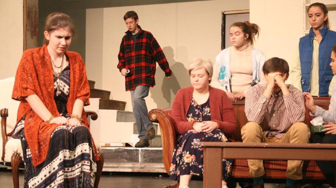 ‘Murder Inn’ at Gig Harbor High a delightful Whodunit