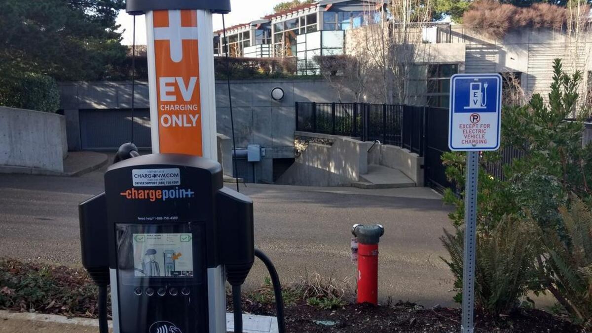 There are now two city-owned electronic vehicle (EV) charging stations operating in downtown Gig Harbor. One station is located at 3003 Harborview Drive, in the Maritime Pier parking lot.
