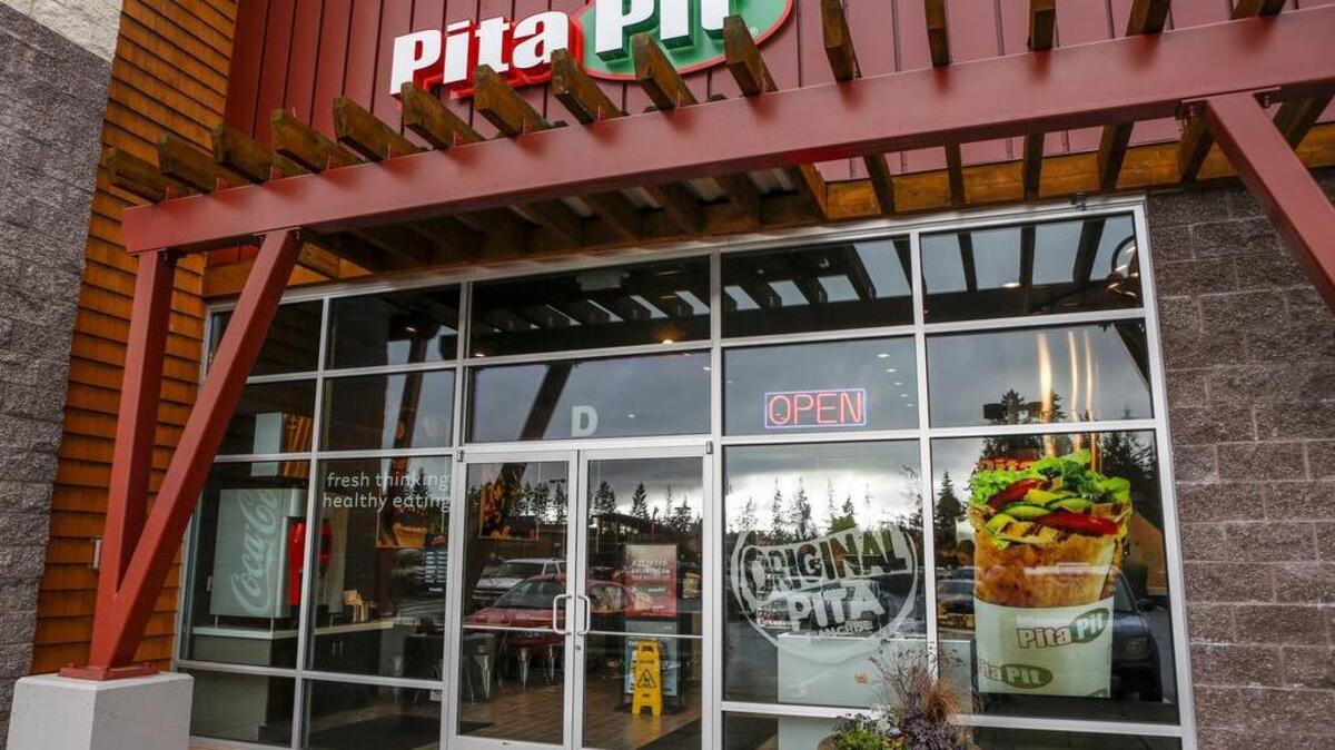 After months of planning and preparations, a ribbon-cutting ceremony occurred in early December at Friedman’s new Pita Pit, located at 4784 Borgen Blvd.