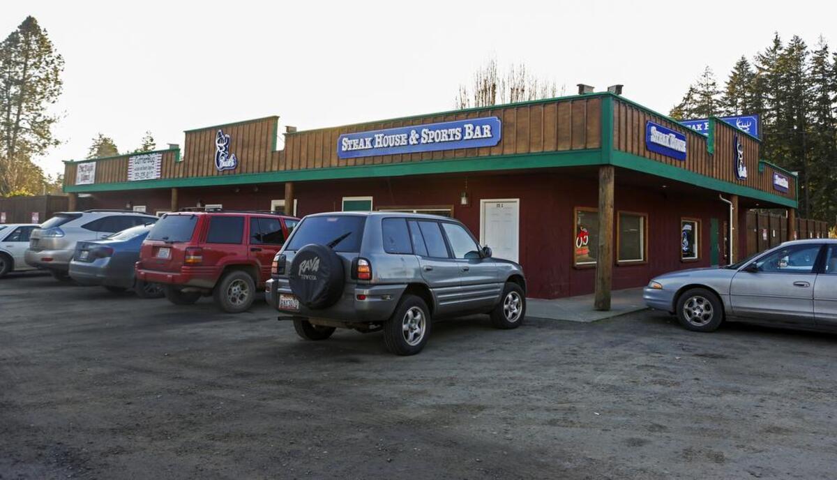 Buck's Steakhouse and Sports Bar was located across from El Sombrero in Key Center. It is now closed.