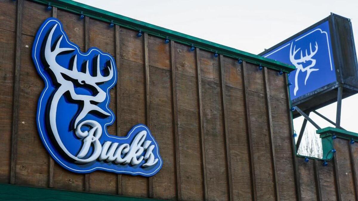 Buck’s Steakhouse and Sports Bar was located across from El Sombrero in Key Center. It is now closed.
