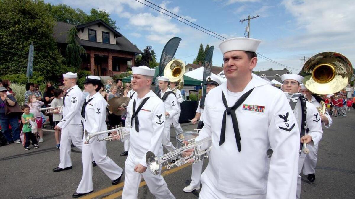 A U.S. Navy Band marches smartly in the 2015 GigFest Parade.