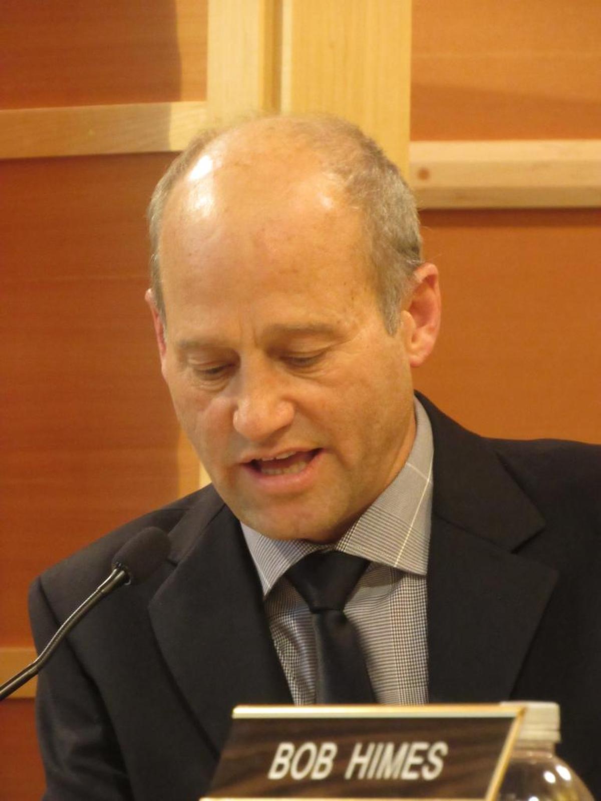 Kit Kuhn discusses action items on the agenda Monday during his first Gig Harbor City Council meeting as mayor.