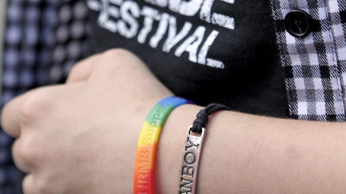 
Kai Schultz shows his Harbor Ridge Middle School Supports Diversity bracelet.
