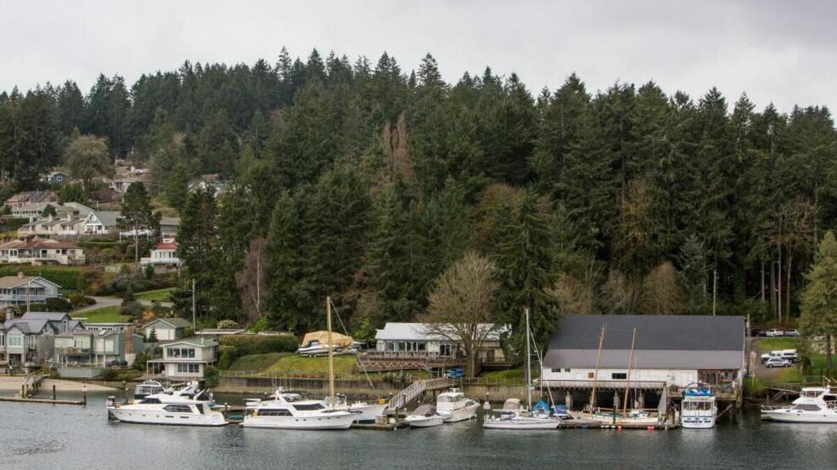 The Cheney Foundation’s proposal will create a walkable neighborhood that includes valuable public improvements, such as view corridors and public access to the waterfront. As a bonus, the plan boasts a gift to the city for public use — a second parcel home to a notable boat barn building and marina.