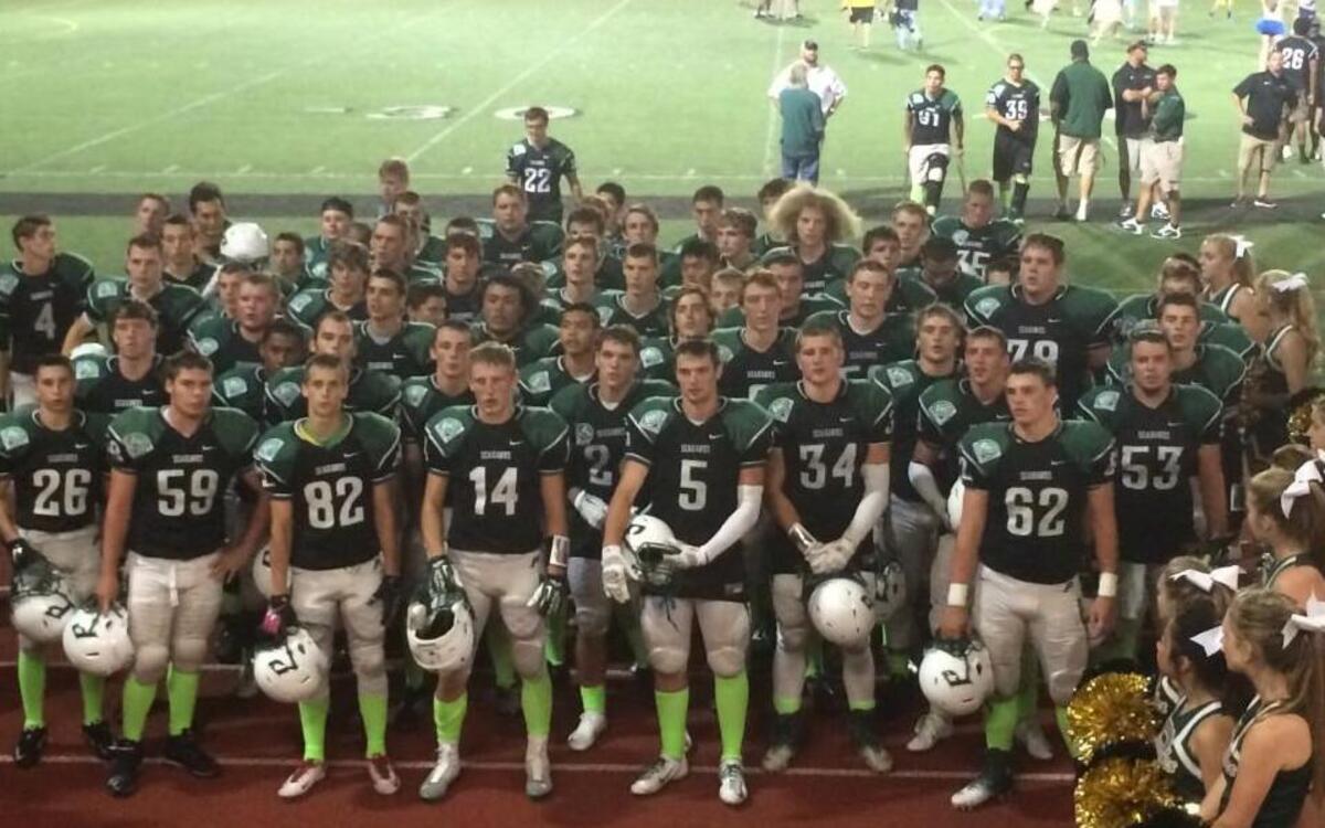 
Like last season, the Peninsula players will wear patches and neon socks to raise awareness for DMD. 
