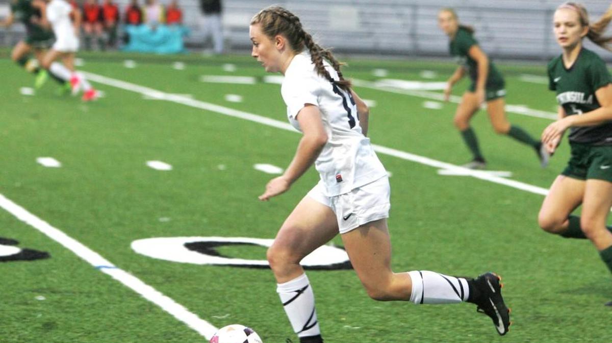 Gig Harbor junior Alyssa Gray verbally committed to Washington State University.