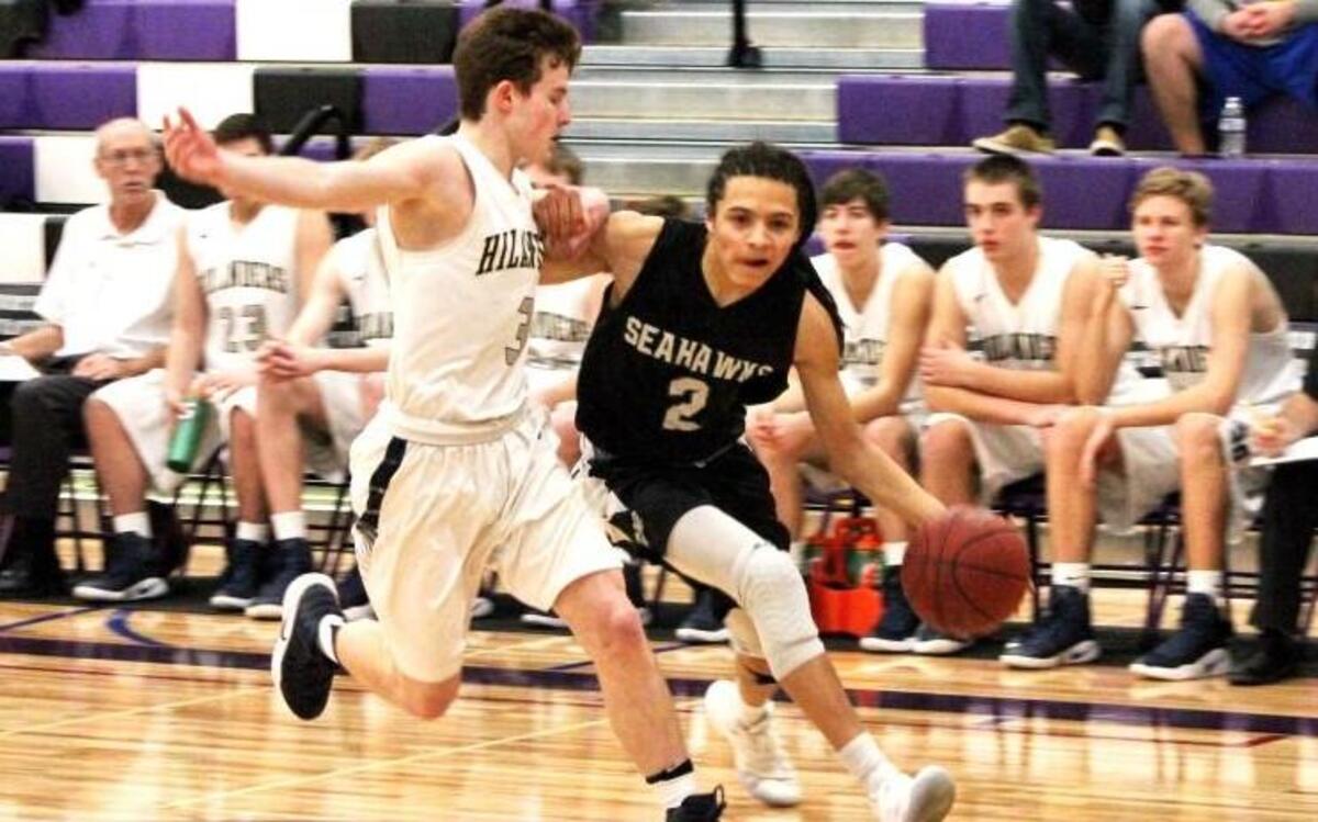 Peninsula junior Elijah McLaughlin scored 19 points against Kelso on Monday night.