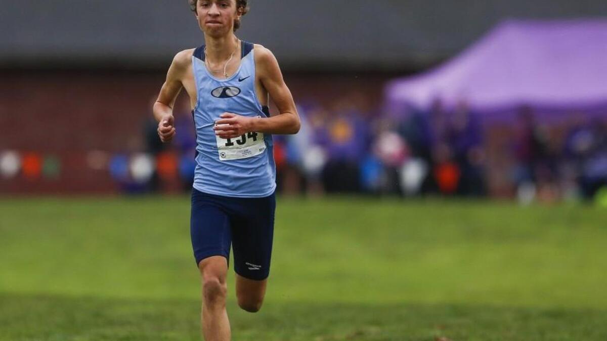 Gig Harbor High School junior Bradley Peloquin is one of the state’s top runners in Class 3A this fall.