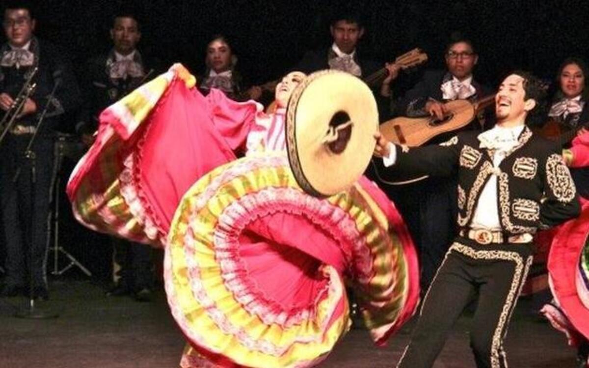 
Bailadore de Bronce will present Mexican dance lessons in Karshner Museum’s Great Hall during Saturday’s Dia de la Raza celebration.
