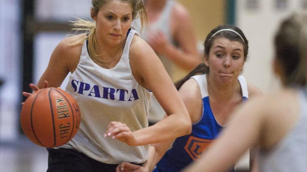 Sumner’s Delaney Lewis dribbles up the court during the basketball game against Auburn Mountainview at Mountain View Middle School in Bonney Lake on Friday.