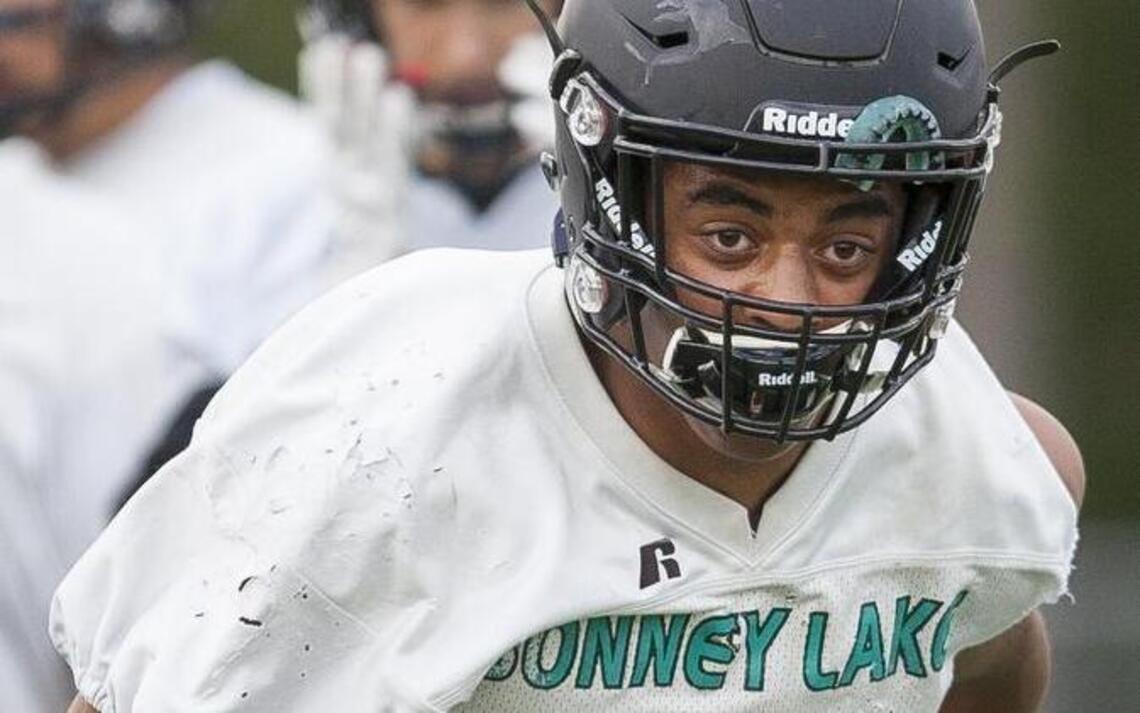 Prep football roundup: Hamilton dominates on both sides of the ball as Bonney Lake beats Stadium