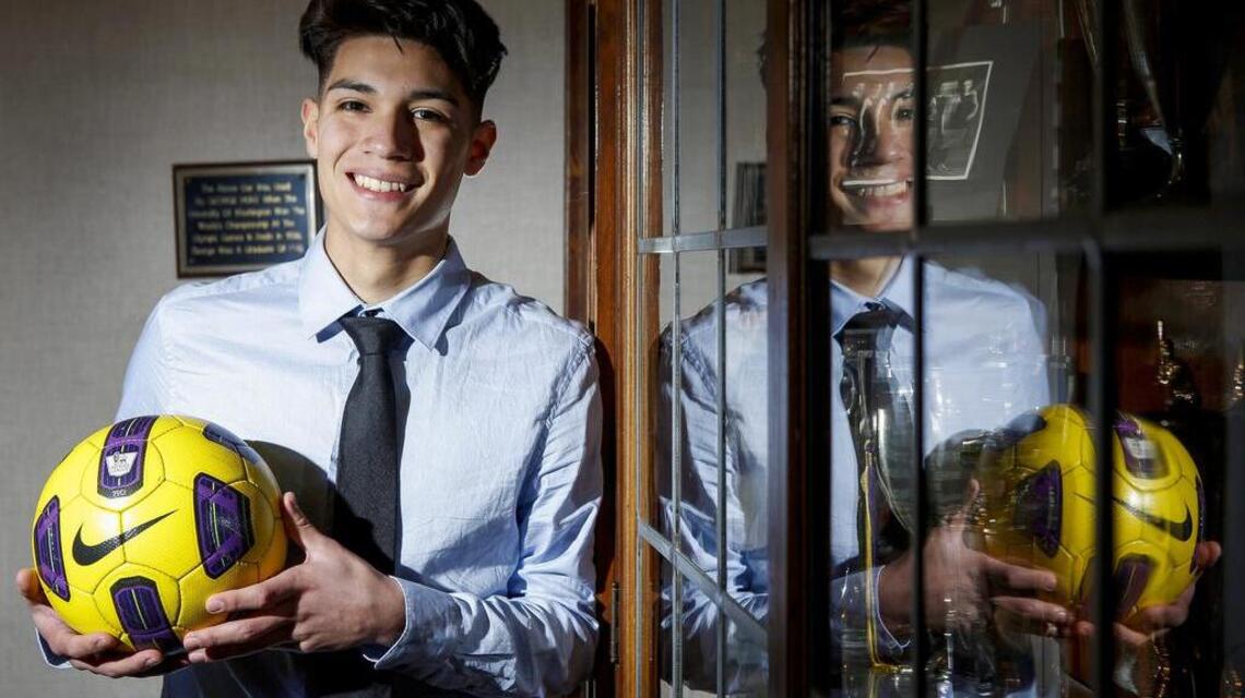 Puyallup High midfielder Torres signs with Spanish soccer club