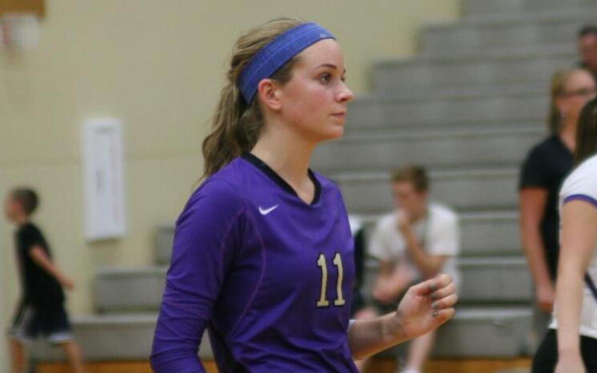 
Junior hitter Jordan Hunter looks to lead the Puyallup High volleyball team this year .
