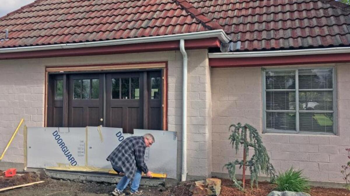 Sumner Cemetery’s main office is undergoing renovations to make families more comfortable. Part of the office, which was once a garage and storage space, will become a peaceful meeting room for individuals and families to meet.