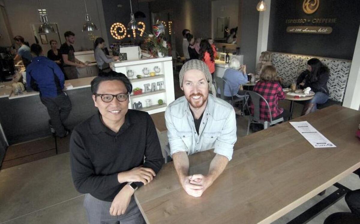 Waldo Dagan, left, and manager Jake Davis recently opened Craft 19 in Sumner.