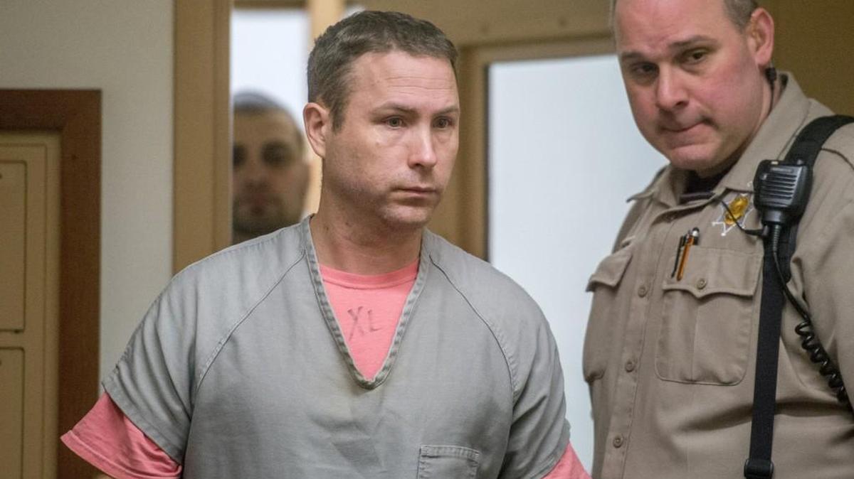 Skeeter Manos enters Pierce County Superior Court in Tacoma on Feb. 23, 2016, before his arraignment on a theft charge. The former Lakewood police officer saw that theft charge dismissed this week.