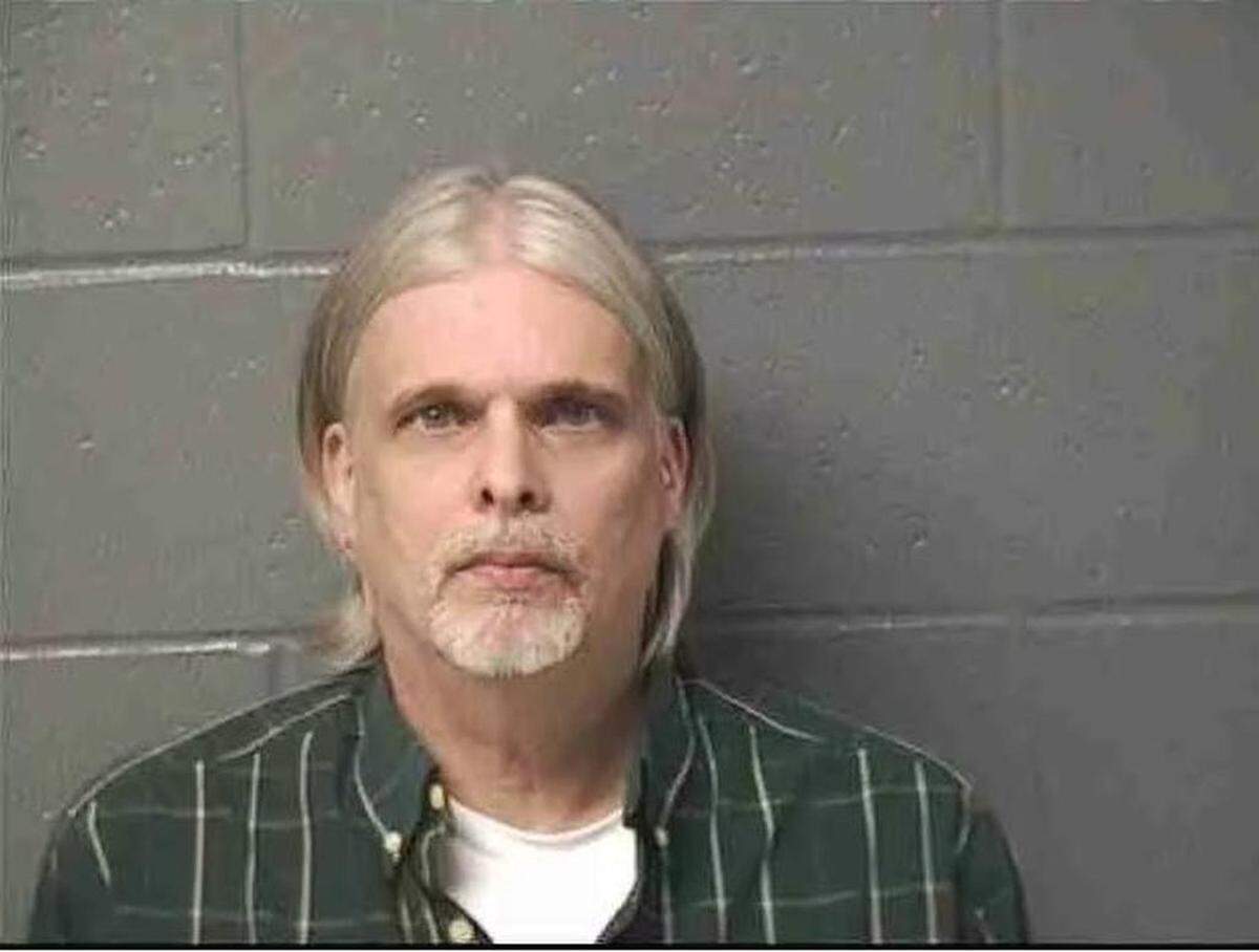 Robert D. Washburn is accused of killing 13-year-old Jennifer Bastian in 1986.