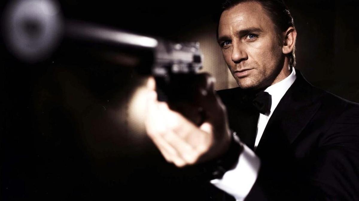 Actor Daniel Craig poses as James Bond in 2005.