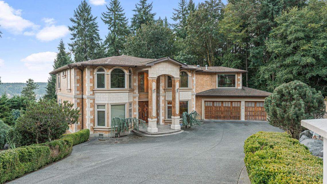 Estate with ‘breathtaking’ water views, 2 kitchens for sale in Gig Harbor