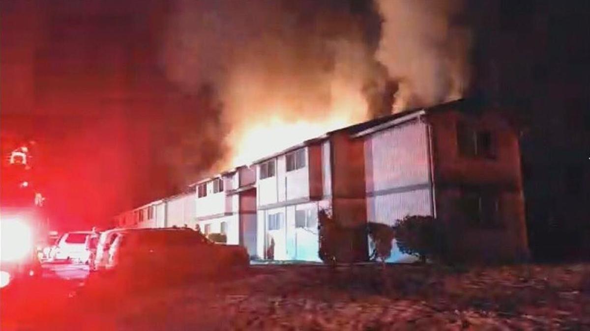A fire at an apartment complex in Federal Way killed 1 person Tuesday night.