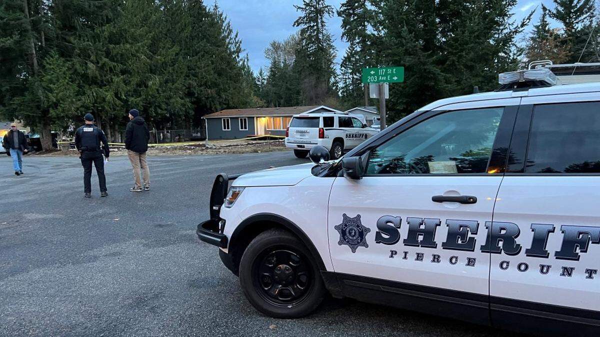 Pierce County Sheriff’s deputies responded early Saturday to an emergency call in the Bonney Lake area, which led deputies to fire their weapons. No deputies were hurt, and the suspect was taken to a hospital to be treated for minor injuries.