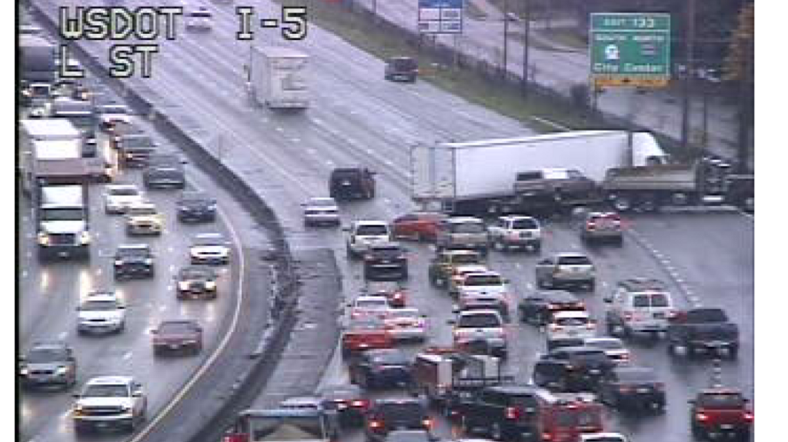 Wreck near Tacoma Dome causes southbound I-5 backups into Federal Way ...