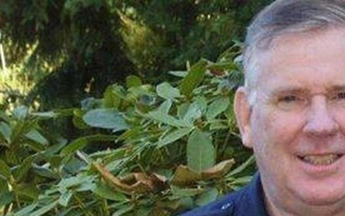 
Chuck Elliot
