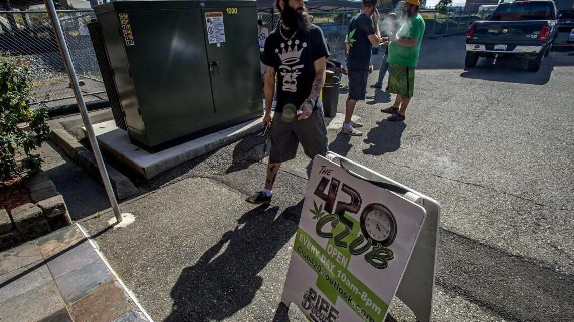 Medical marijuana collectives celebrate, mourn final day