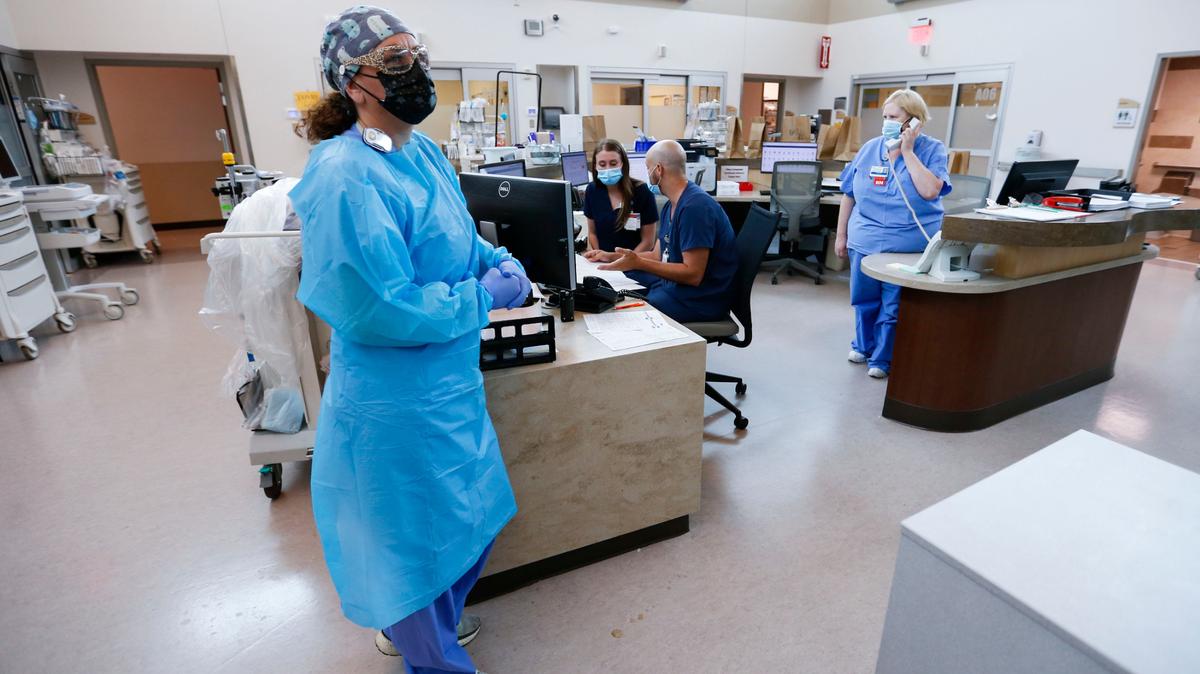 At least 7 in 10 Americans trust nurses, doctors and pharmacists “to do what’s right for them,” a University of Chicago and Associated Press poll found.