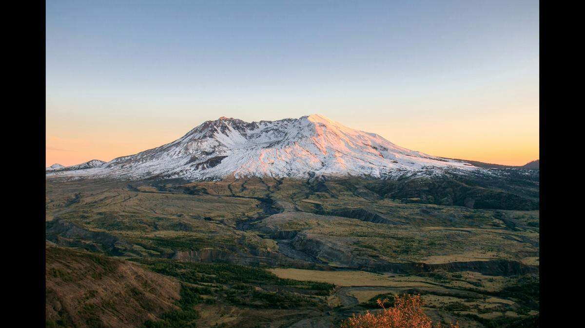 A snowboarder fell to his death after reaching the top of Mount St. Helens, according to a nonprofit. 