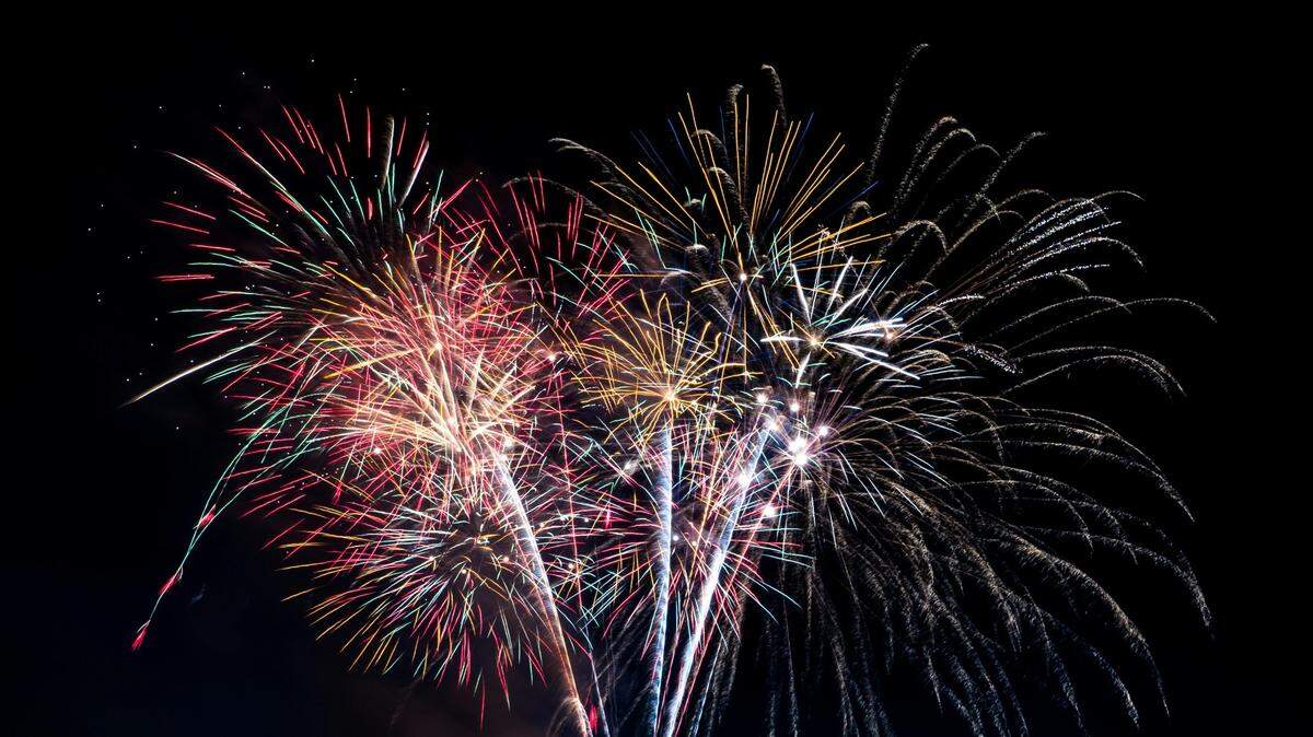 A 60-year-old man lighting a mortar-style firework near Port Orchard lost part of his thumb when it exploded, Washington authorities say.