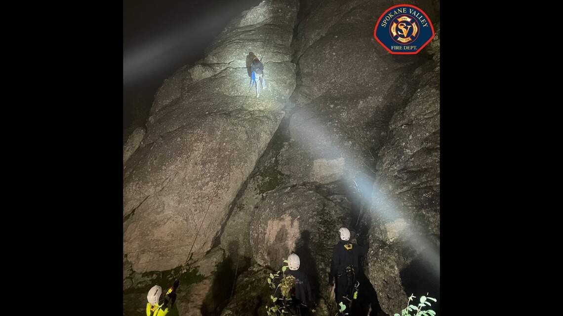 Teens climb up rock formations at night, then one falls 20 feet, WA officials say