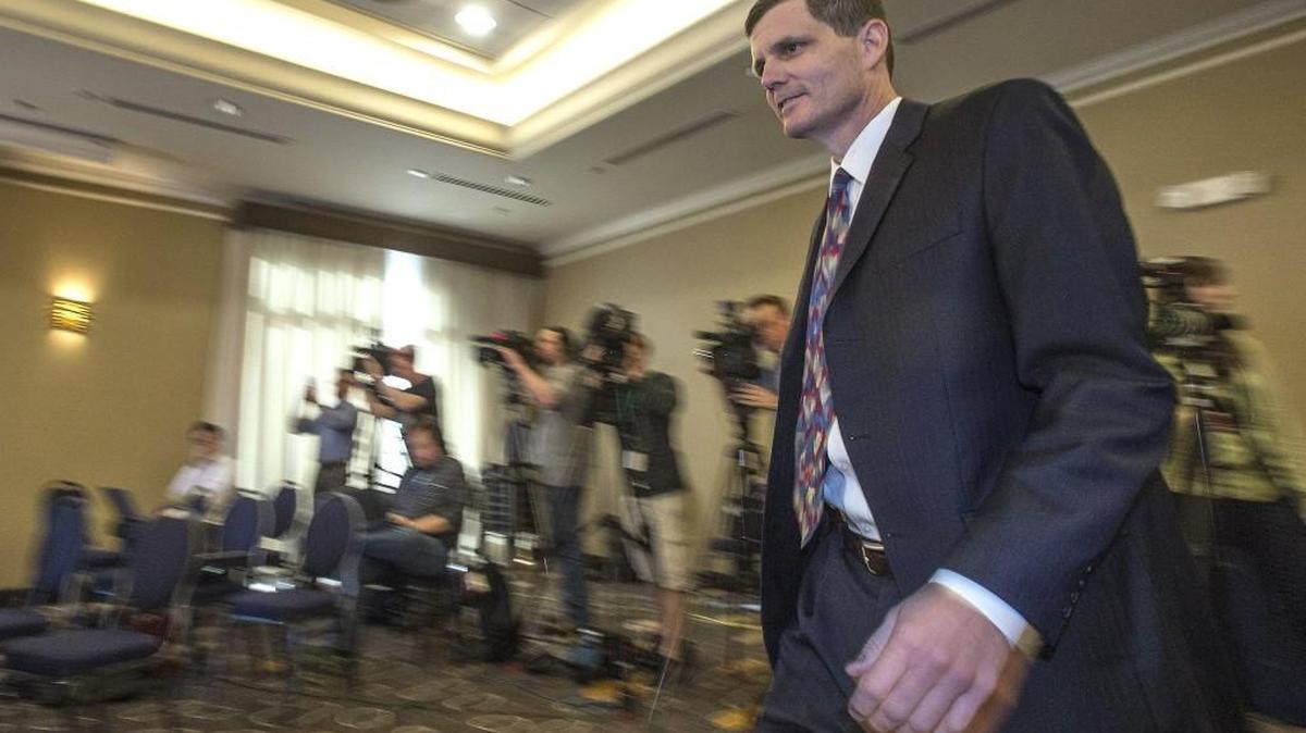 Prosecutors allege State Auditor Troy Kelley duped title companies into business arrangements between 2006 and 2008 that gave his document-tracking company control of fees of $100 to $150 that the companies had charged at the closing of home sales.