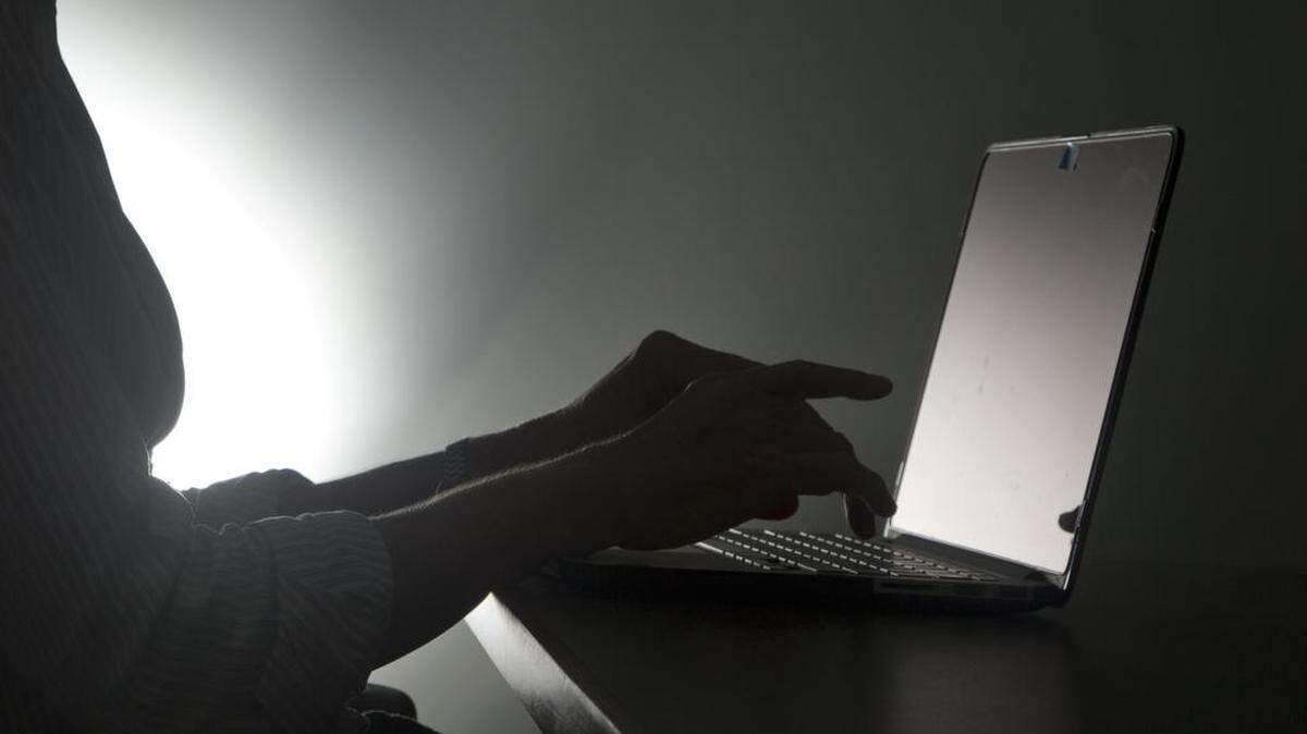 At the University of Washington Seattle, survivors of sexual assault are taking matters of justice into their own hands by creating an online “rape list” called “Make Them Scared.”