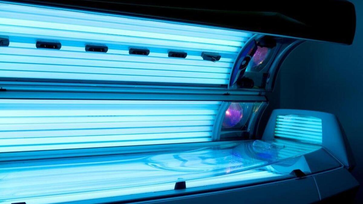 The FDA wants to restrict tanning bed usage to people 18 years of age and older, and it wants tanning bed manufacturers and facilities to ramp up safety measures.