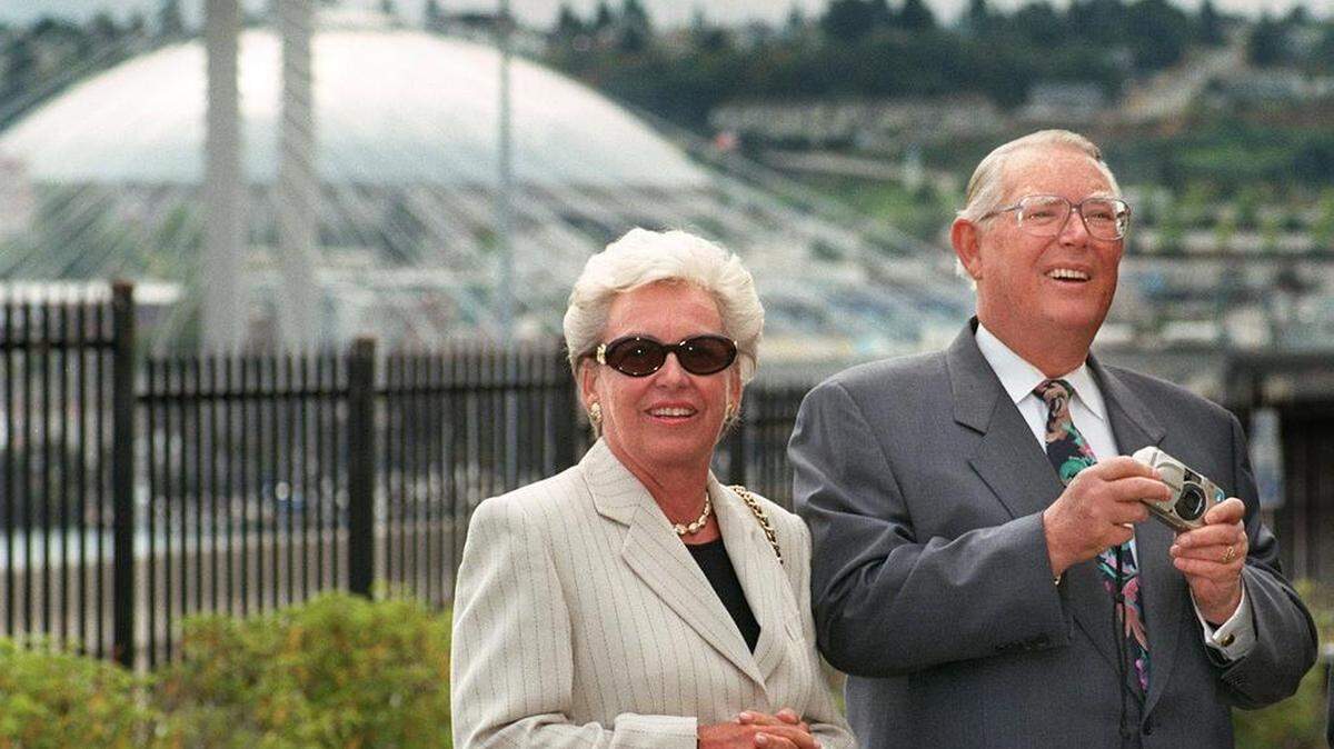 Erivan Haub and wife Helga look over and take some photos of the site for the new Columbia Bank Tower during ground breaking at the Tacoma site in August 1999.