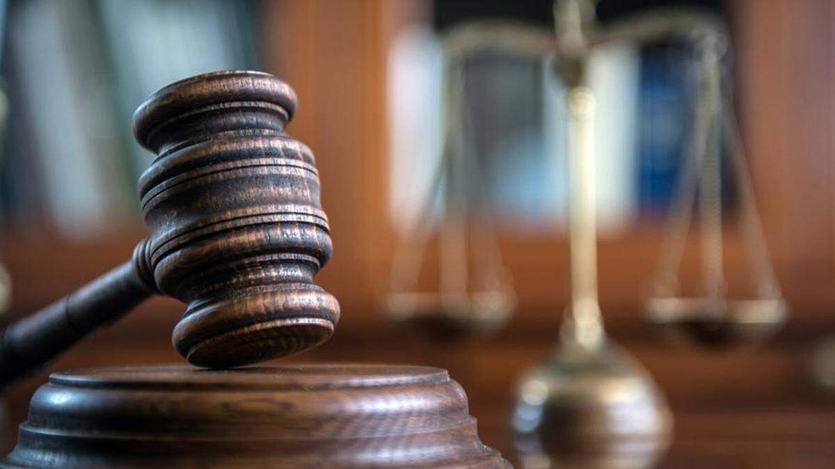 Washington 's Supreme Court adopts new rule to ensure unbiased jury.