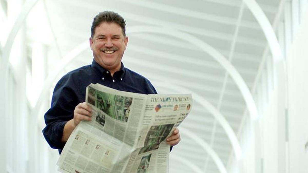 Then-Executive Editor Dave Zeeck outside the newsroom of the News Tribune in 2006, two years before he would be named publisher.