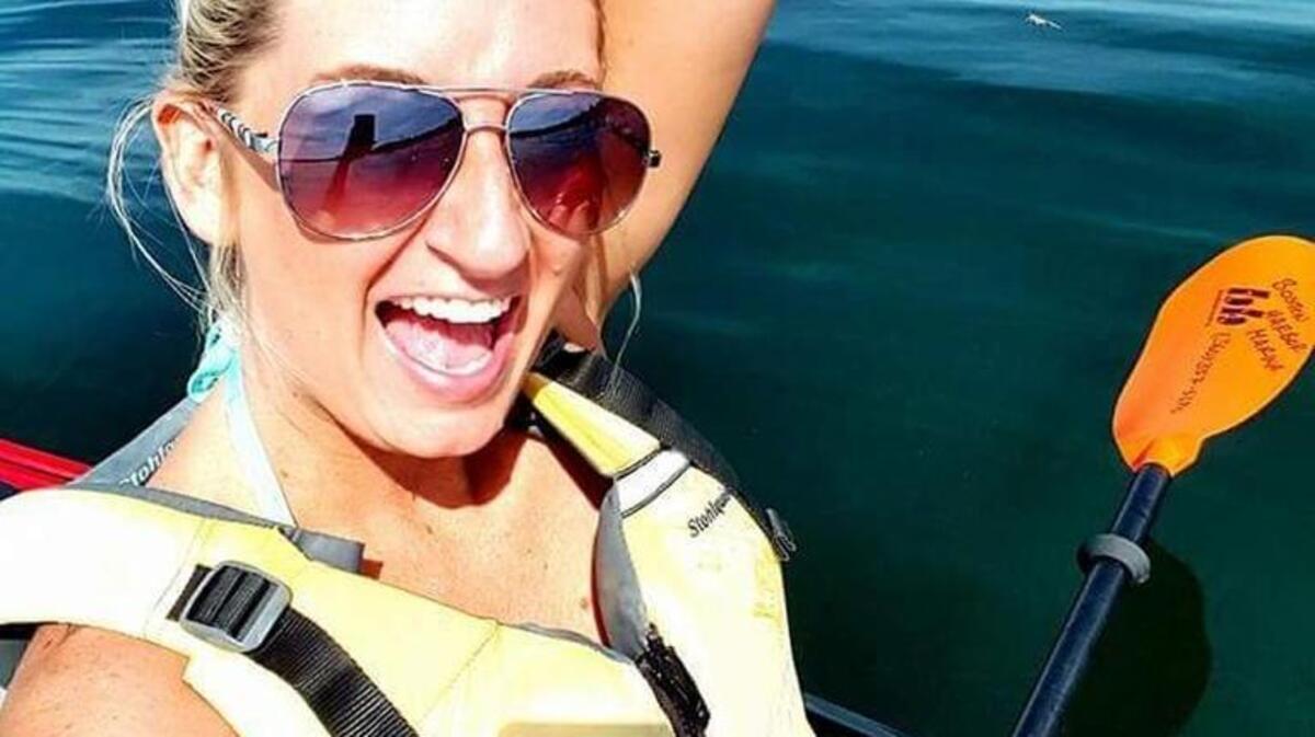 Kara Lynn Sampson paddled from Seattle to Olympia to raise awareness for epilepsy.