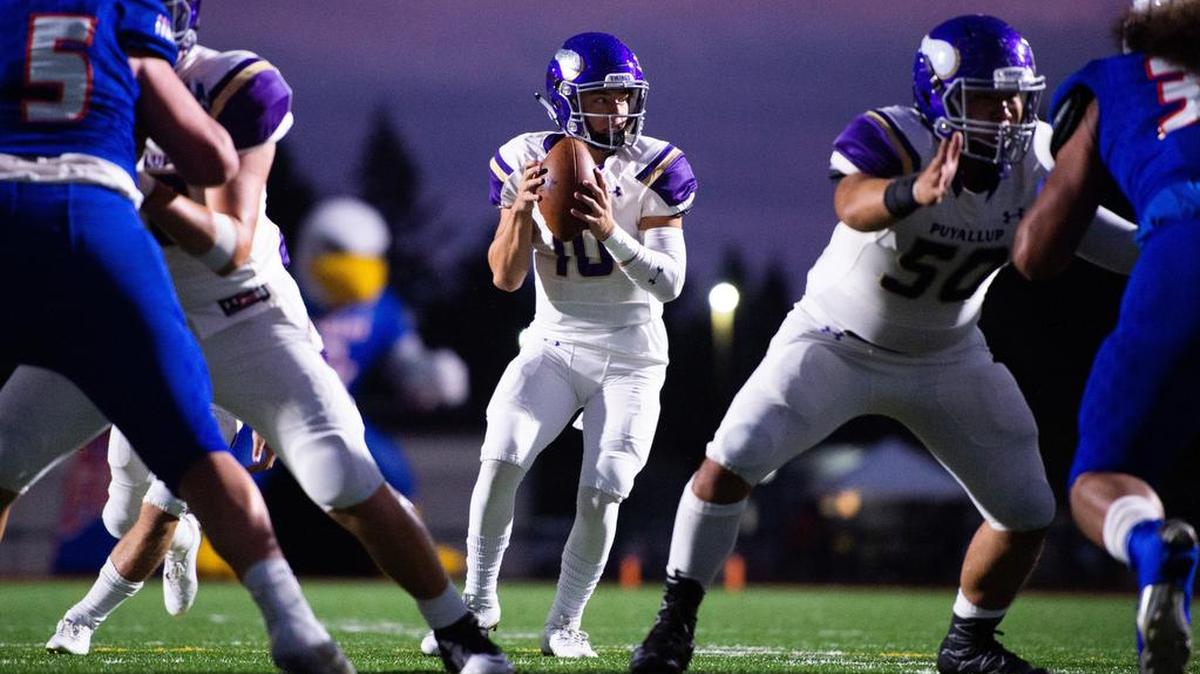 Puyallup’s Jacob Holcomb (10) looks to pass. Graham-Kapowsin played Puyallup in a football game at Art Crate Field in Spanaway, Wash., on Friday, Sept. 21, 2018.