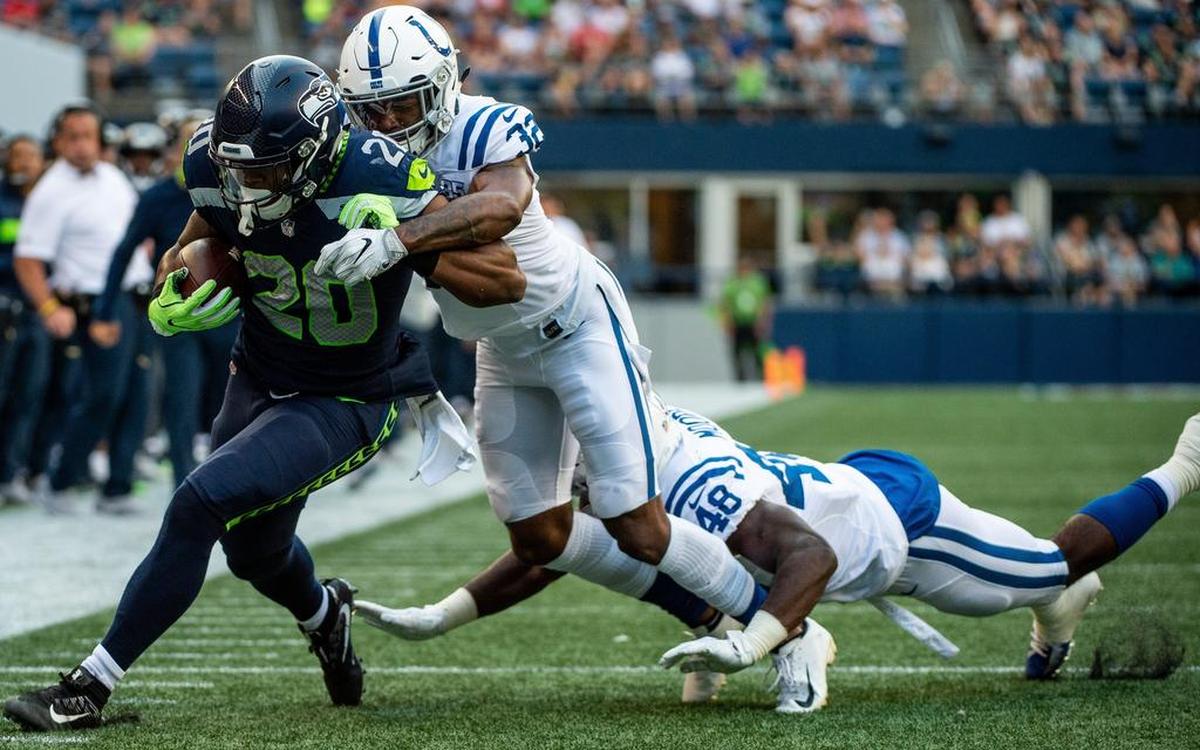 Five days after rookie running back Rashaad Penny had this impressive, 6-yard run past three defenders in Seattle’s preseason opener against Indianapolis, reports said the Seahawks’ first-round pick has a broken finger. NFL Network reported he is headed to Philadelphia for surgery on Wednesday and is expected to miss three to four weeks.
